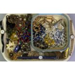 VINTAGE JEWELLERY BOX & CONTENTS - to include hardstone and various other necklaces, gold tone and
