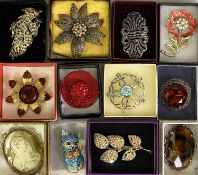 LARGE MIRACLE, EXQUISITE & OTHER BRAND COSTUME JEWELLERY BROOCHES (12) - including a colourful