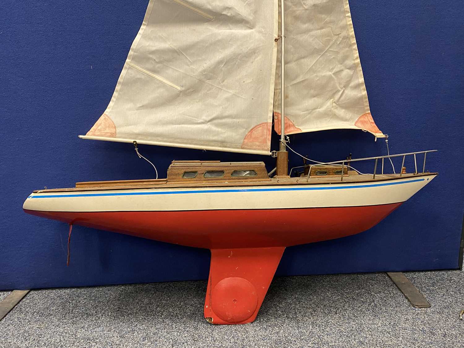 SCALE MODEL YACHT - 'Del Bach', of wooden construction, with cream and red hull, red weighted keel - Image 2 of 5