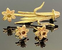 CLOGAU 9CT GOLD DAFFODIL BROOCH & PAIR OF EARRINGS SET - in original box, all items fully marked,