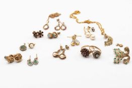 ASSORTED JEWELLERY comprising five pairs of 9ct gold earrings set with pearls opals emeralds etc,