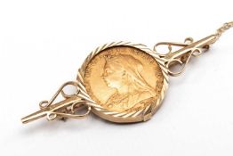 VICTORIAN GOLD SOVEREIGN BROOCH, 1900, Veiled head, in 9ct gold scroll bar brooch mount, 11.3gms