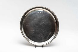 ELIZABETH II SILVER CIRCULAR TRAY, Alfred Cannon, Birmingham 1974, 30cms diameter, 24 oz troy