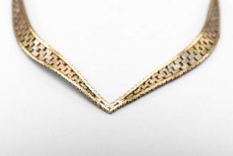 9CT GOLD TRI-COLOUR NECKLACE, 38cms long, 11.2gms Provenance: deceased estate Swansea, consigned via