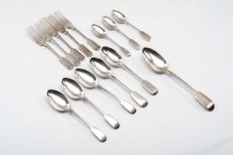 ASSORTED 19th CENTURY FIDDLE PATTERN SILVER FLATWARE, comprising mixed group of tablespoon, a pair