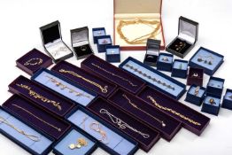 ASSORTED 9CT GOLD JEWELLERY, including rings, earrings, necklaces, bracelets, pendants etc., gross