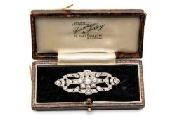 ART DECO WHITE METAL DIAMOND OPENWORK BAR BROOCH, mille grain settings, the central stone appr. 0.