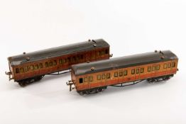 PAIR PRE-WAR HORNBY TINPLATE ELECTRIC METROPOLITAN COACHES, comprising break/3rd class coach and 1st