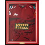 FRAMED & SIGNED REPLICA SCARLETS RFC JERSEY signed by players from season 2012/2013