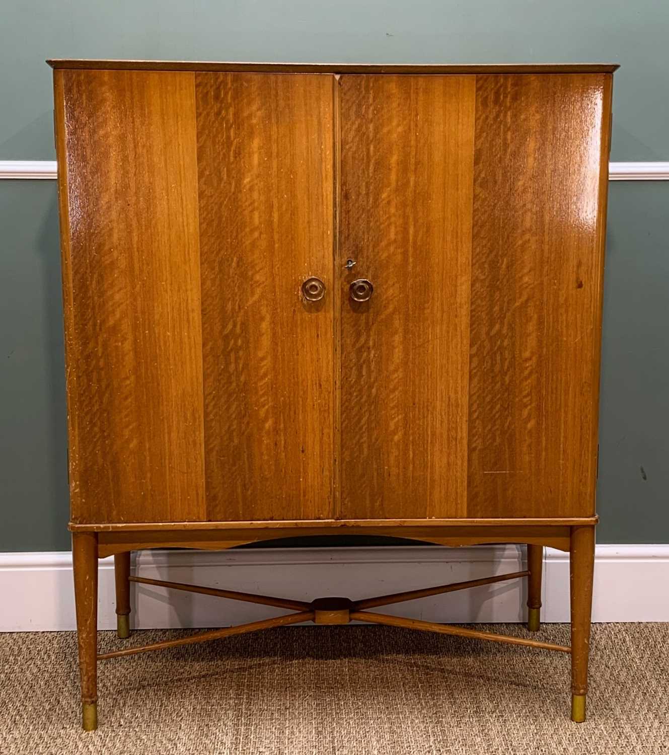 SHIRLEY SLATER FOR HEALS 'C5048' EUCALYPTUS & YEW BEDROOM SUITE, c. 1952, comprising wardrobe 187h x - Image 10 of 18