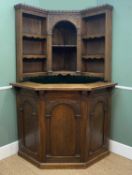 17TH CENTURY STYLE OAK CORNER DRINKS BAR, triple panelled bar base with carved arched front and