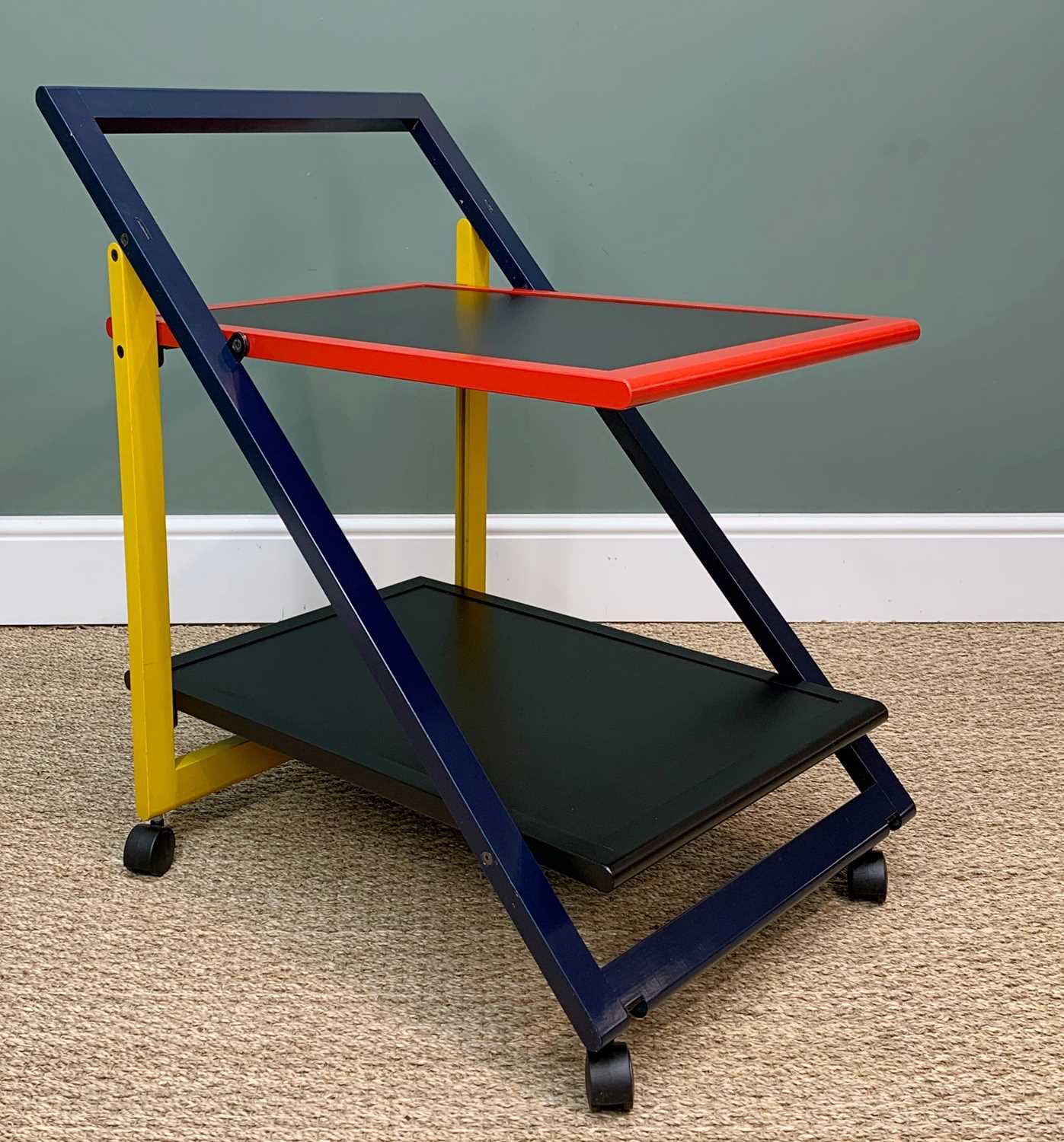 STYLISH 'PLIAVIVA' TROLLEY, designed by Marc Berthier and Alain Chauve for Magis Furniture, - Image 6 of 9