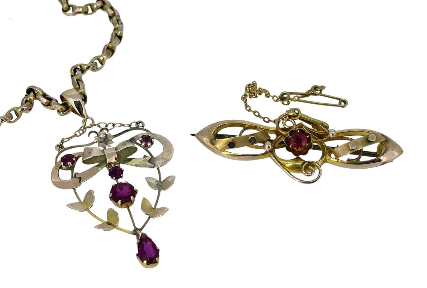 ART NOUVEAU EDWARDIAN 9ct GOLD & ALMANDINE GARNET MOUNTED PENDANT, on belcher link chain, together