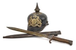 WW1 IMPERIAL BAVARIAN INFANTRY PICKELHAUBE & A BAYONET, the leather bodied helmet with gilt brass
