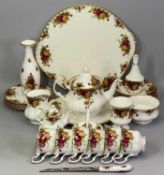 ROYAL ALBERT OLD COUNTRY ROSES TEA SERVICE FOR 6 PERSONS - including cake plate and knife, 23 pieces