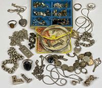 VICTORIAN & LATER SILVER & SILVER TONE JEWELLERY - 16 and 9 items respectively to include a half