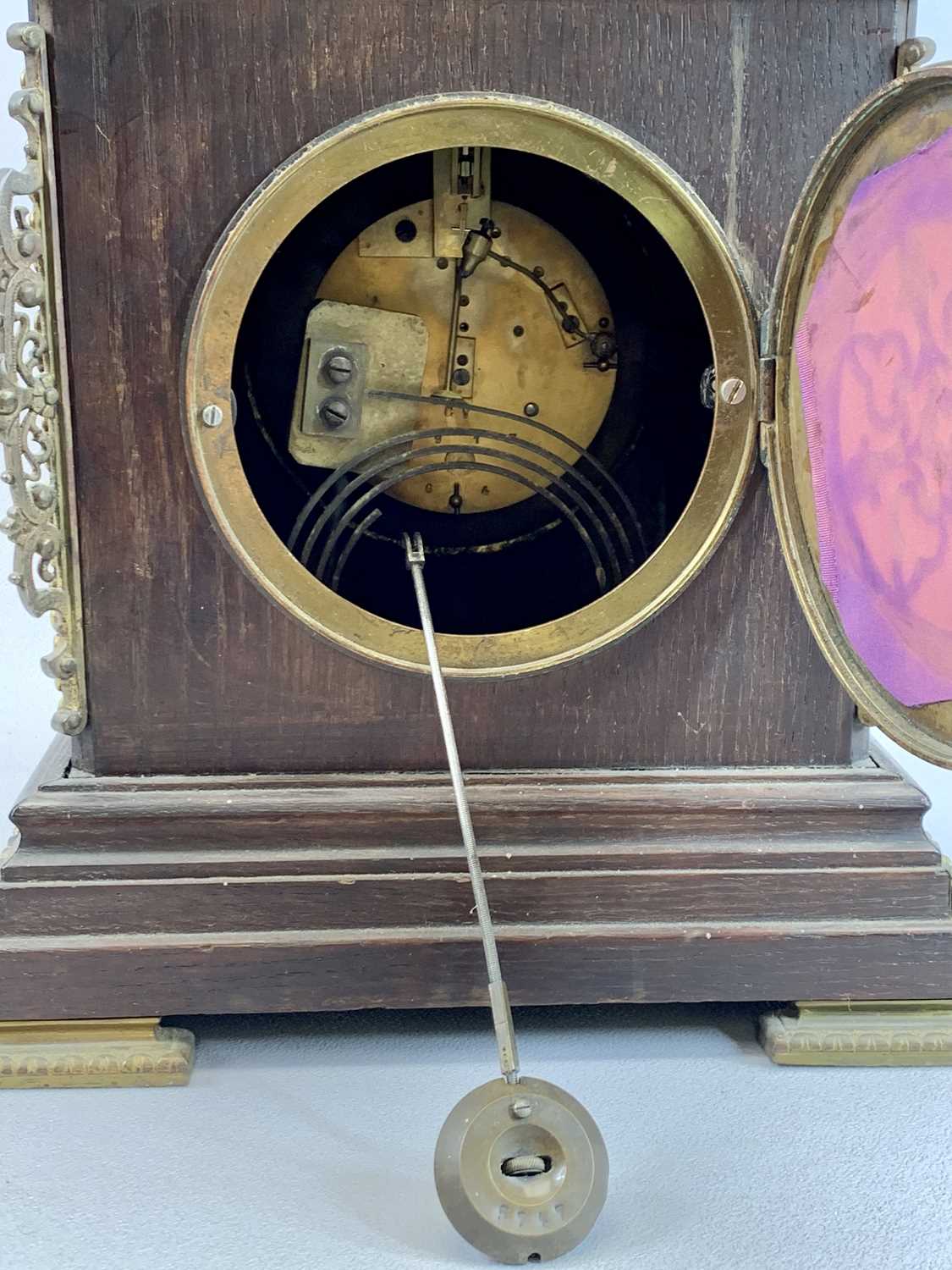 A FRENCH OAK & GILDED ORMOLU MOUNTED MANTEL CLOCK - late 19th Century, cream ceramic dial with black - Image 4 of 5