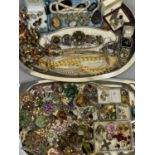 GOOD, MAINLY COSTUME JEWELLERY COLLECTION - Victorian and later to include a fine feta link 9ct gold