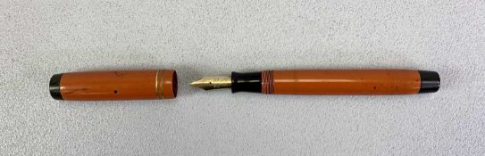 PARKER DUOFOLD LUCKY CURVE FOUNTAIN PEN - in black and orange with 14ct gold nib