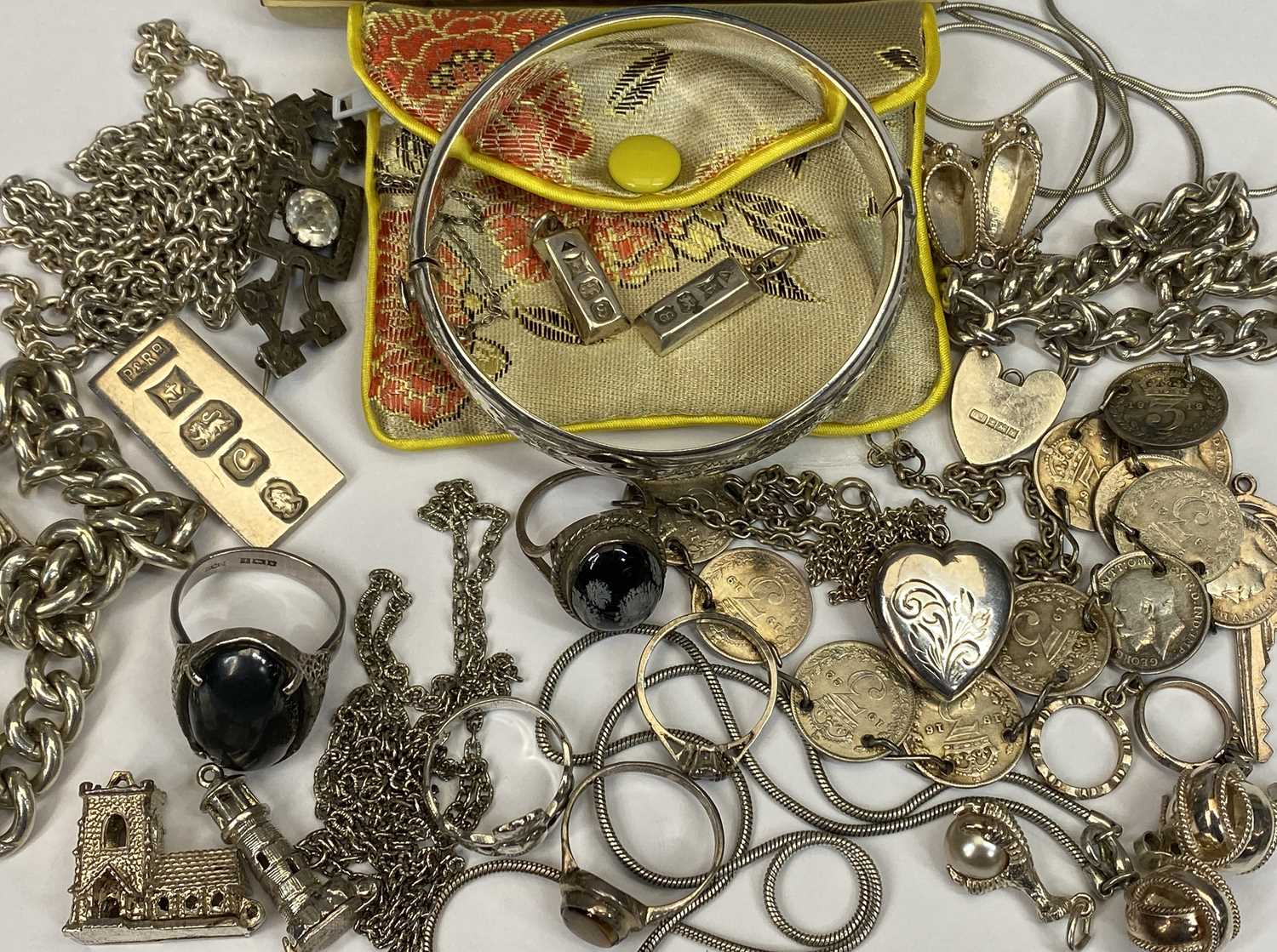 VICTORIAN & LATER SILVER & SILVER TONE JEWELLERY - 16 and 9 items respectively to include a half - Image 2 of 4