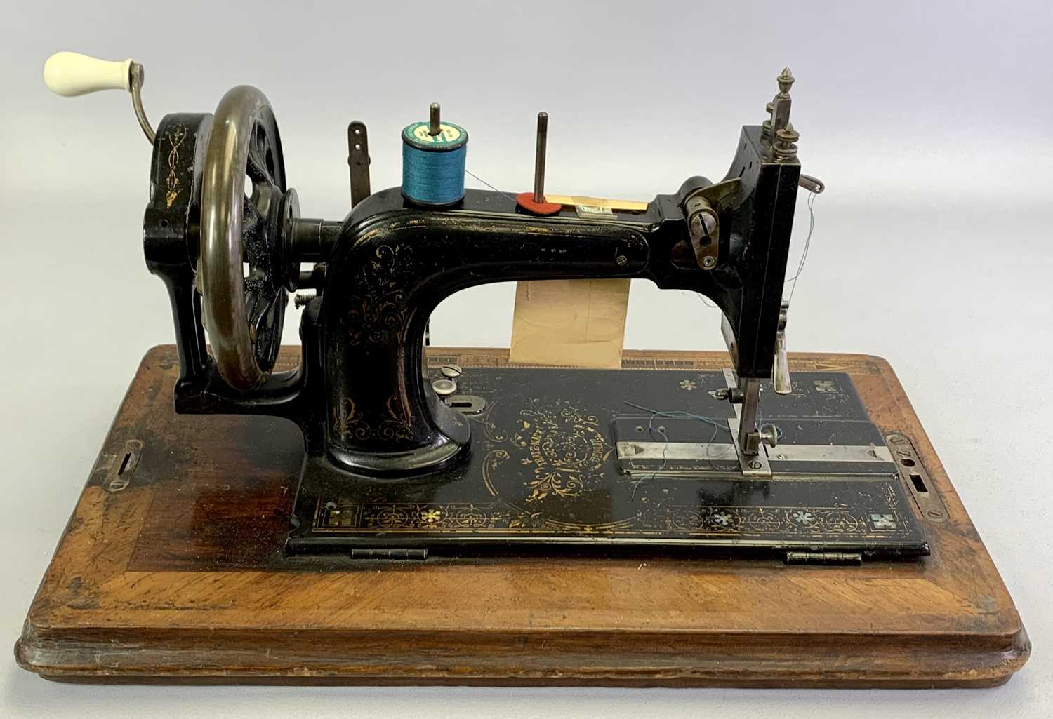 HUSQVARNA AUTOMATIC ELECTRIC SEWING MACHINE - with foot pedal, in case, and a German hand crank - Image 2 of 5