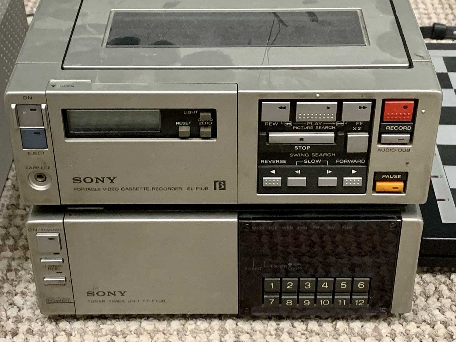 HI-FI EQUIPMENT including Sony Betamax portable video cassette recorder SL-41UB and tuner TT-F1UB, - Image 2 of 5