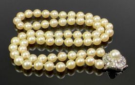 SINGLE STRAND CULTURED PEARL NECKLACE WITH DIAMOND CLASP - 61cms overall L open, 31cms L closed, the