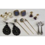 VICTORIAN & LATER GOLD & OTHER JEWELLERY GROUP - to include 2 x 9ct stamped and one unmarked, but