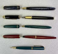 PARKER PENS (4) & A PROPELLING PENCIL - lot includes a circa 1930s Parker Vacumatic date code 5 with