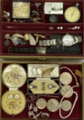 MIXED JEWELLERY & COLLECTABLES GROUP - in a vintage jewellery box, to include cultured pearl