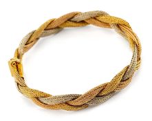 FINE 18CT GOLD TRI-COLOUR BRACELET of woven design, integrated box clasp, 19cms long, 21.8gms