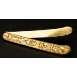 GEORGE III GOLD PENKNIFE, chased with Régence motifs of lambrequins and birds on sablé ground, 21.