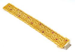 18CT GOLD & RUBY BRACELET, maker SS, import marks for London 1966, pierced and textured goldwork set