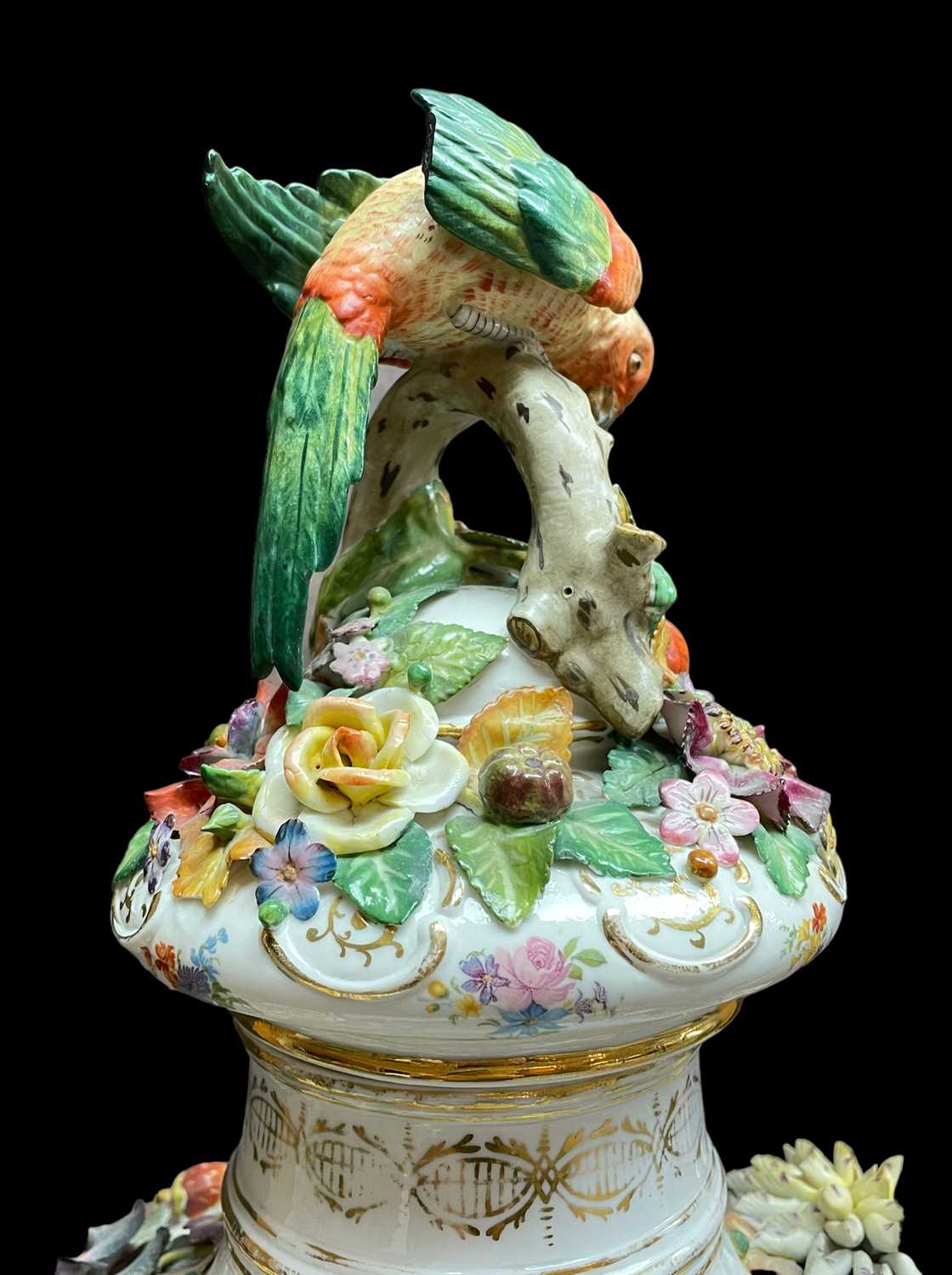 LARGE SITZENDORF PORCELAIN VASE, COVER & STAND, 19th Century, printed with vignettes of flowers - Image 7 of 8