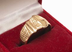 9CT GOLD BELT BUCKLE RING, ring size T 1/2, 4.4gms in 'Gold Diggers' ring box Provenance: private