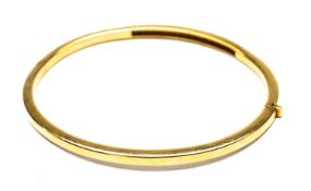 18CT GOLD DIAMOND SET HINGED BANGLE, stamped '750', 9.3gms Provenance: deceased estate