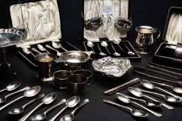 ASSORTED SILVER COLLECTIBLES, various dates, including boxed set coffee bean spoons Birmingham 1926,