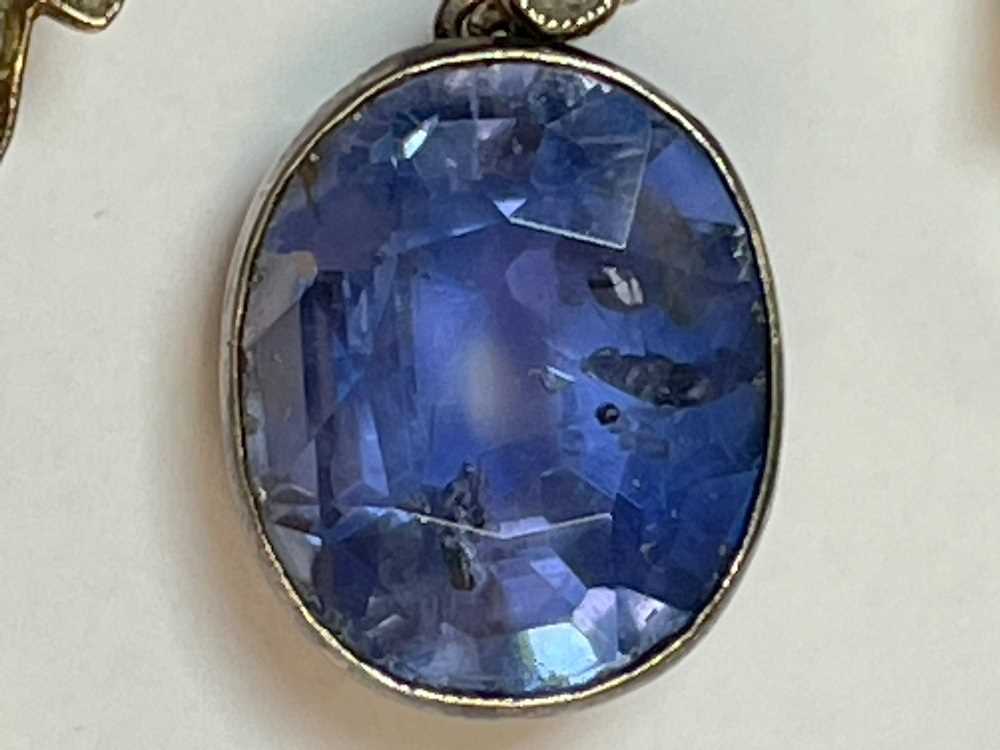 WHITE & YELLOW METAL SAPPHIRE & DIAMOND DROP PENDANT, set with graduated old cut diamonds and one - Image 26 of 26