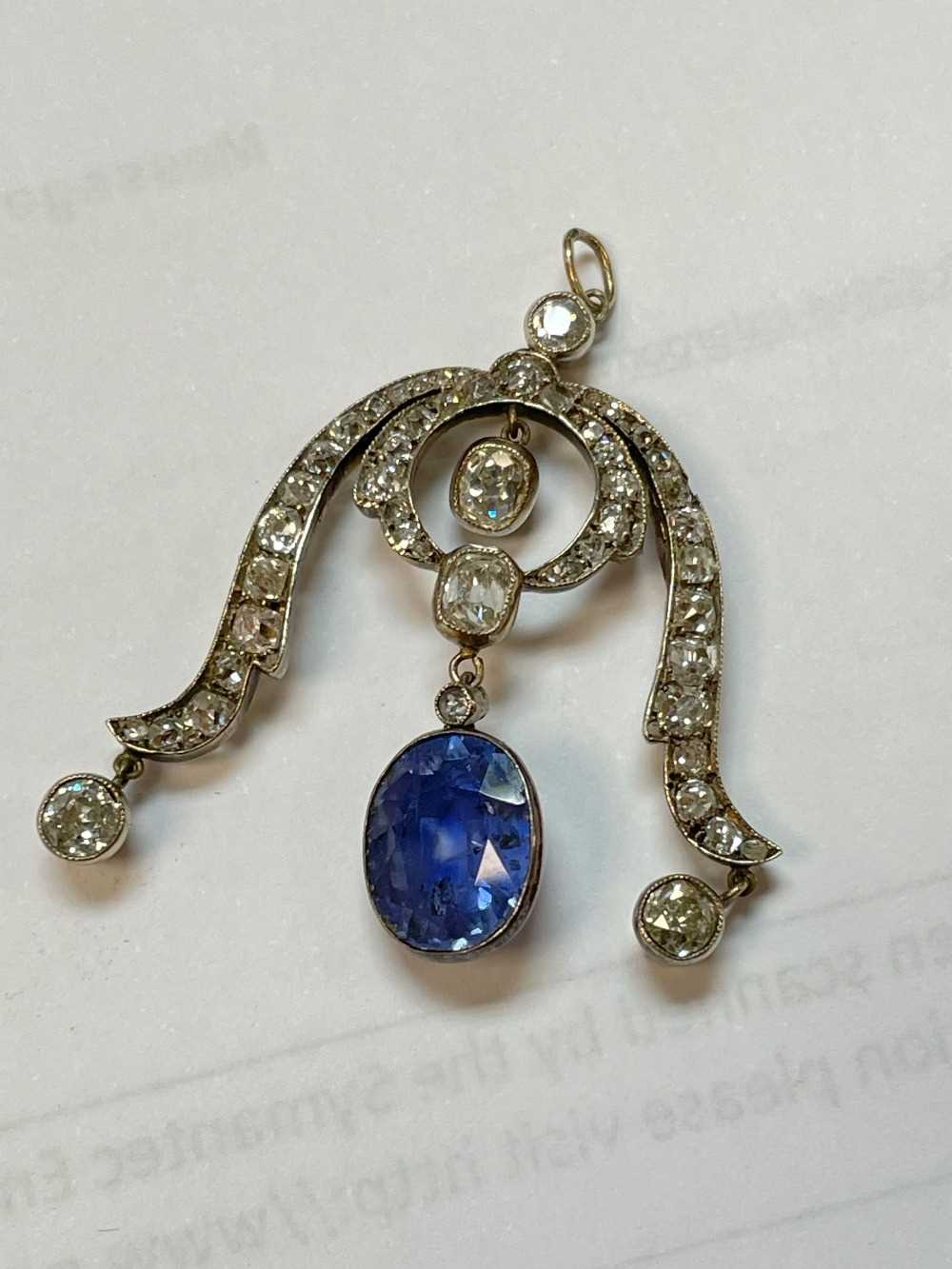 WHITE & YELLOW METAL SAPPHIRE & DIAMOND DROP PENDANT, set with graduated old cut diamonds and one - Image 2 of 26
