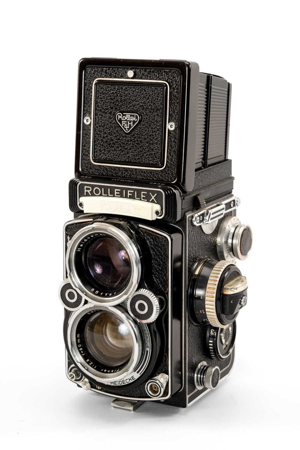 A ROLEI F&H ROLLEIFLEX 2.8F MEDIUM FORMAT CAMERA - black, serial no. 2400583, with a Carl Zeiss, - Image 2 of 2