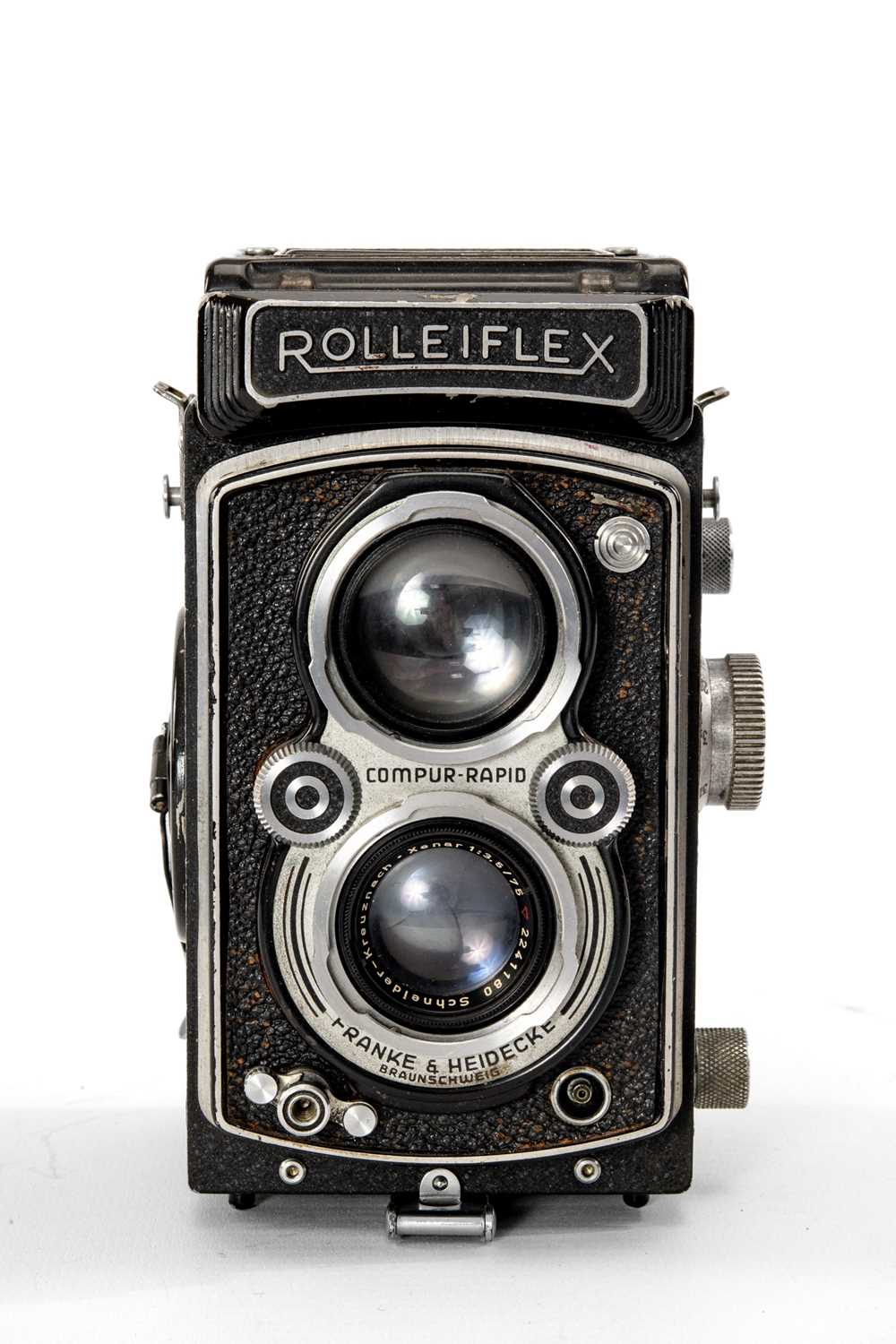 A ROLLEIFLEX 3.5F MEDIUM FORMAT CAMERA - black, with Schneider-Kreuznach, Xenar f/3.5 75mm lens,
