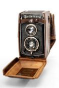 A ROLLEICORD 4.5F MEDIUM FORMAT CAMERA - black, serial no. 3446774, with Carl Zeiss Jena, Triotar