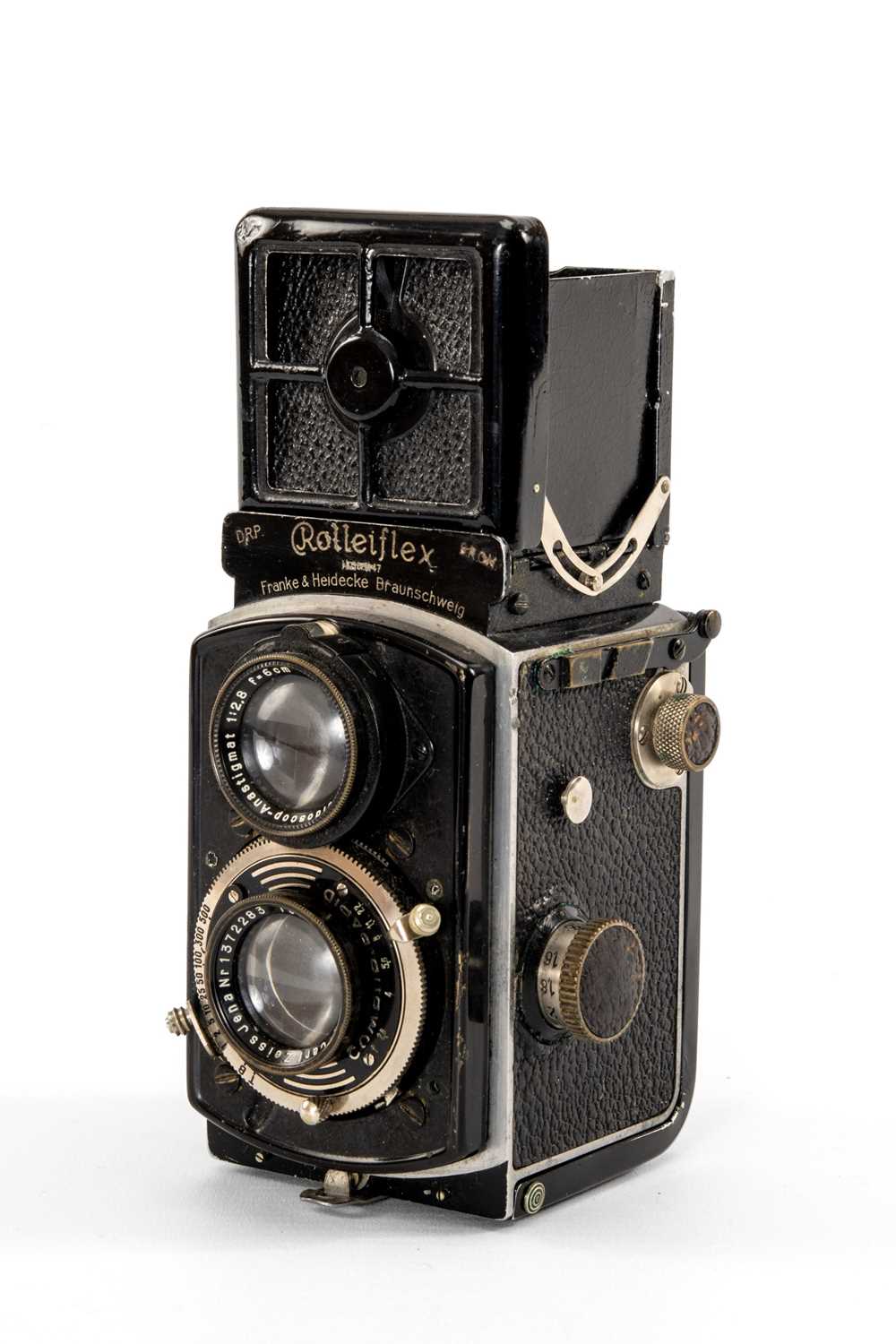 A BABY ROLLEIFLEX 2.8F TLR CAMERA - black, with a Carl Zeiss Jena Tessar f/2.8 6cm lens, serial - Image 2 of 2