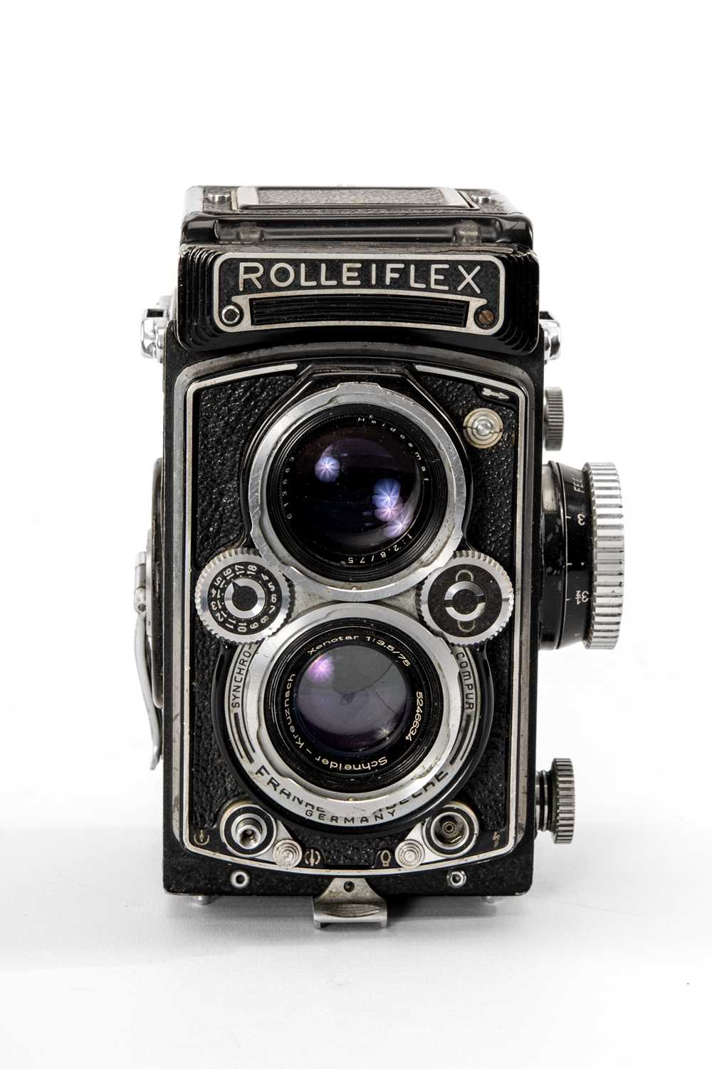 A ROLLEIFLEX 3.5F MEDIUM FORMAT CAMERA - black, serial no. 1862816, with Schneider-Kreuznach,