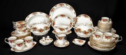 ASSORTED ROYAL ALBERT 'OLD COUNTRY ROSES' DINNERWARE, comprising 2 x covered vegetable tureens, 4
