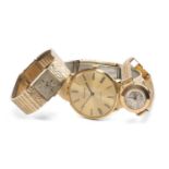 9CT GOLD BULOVA LADY'S WRISTWATCH, the square dial with baton markers, 23 jewel movement, integrated