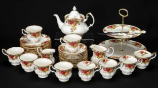 COLLECTION OF ROYAL ALBERT 'OLD COUNTRY ROSES' TEAWARE, comprising 10 x tea cups, 11 x saucers, 8