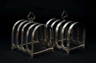 PAIR GEORGE VI SILVER TOAST RACKS, Birmingham 1948, trefoil handles and 5-bars, 5ozt, 8.3cms w (2)