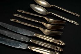 JOHAN ROHDE FOR GEORG JENSEN SILVER FLATWARE Acorn pattern comprising 3 silver knives & forks, & 2