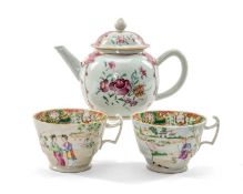 CHINESE FAMILLE ROSE TEAPOT & TEA CUPS, 18th/19th Century, the teapot and cover enamelled with
